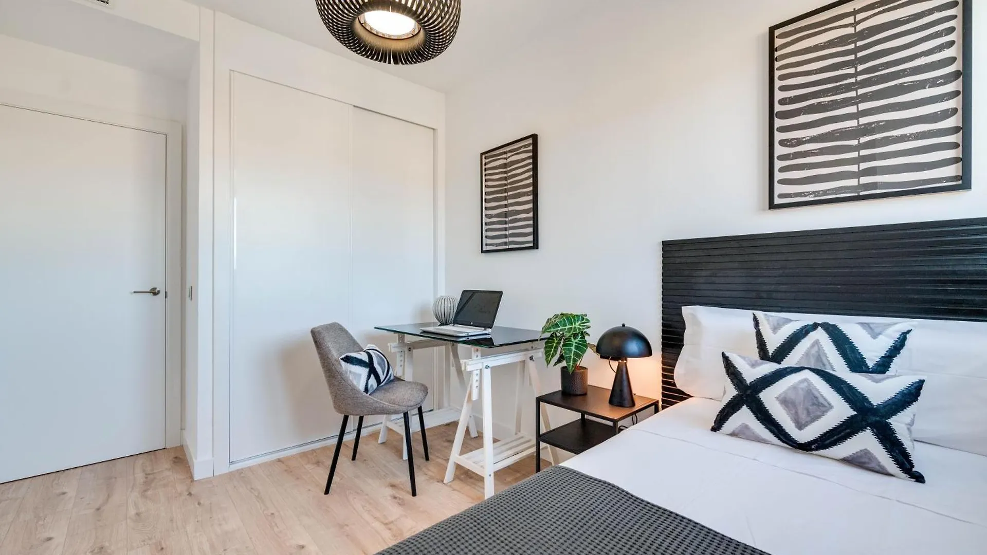 Apartament Xpce Sky Towers - Parking Free Malaga