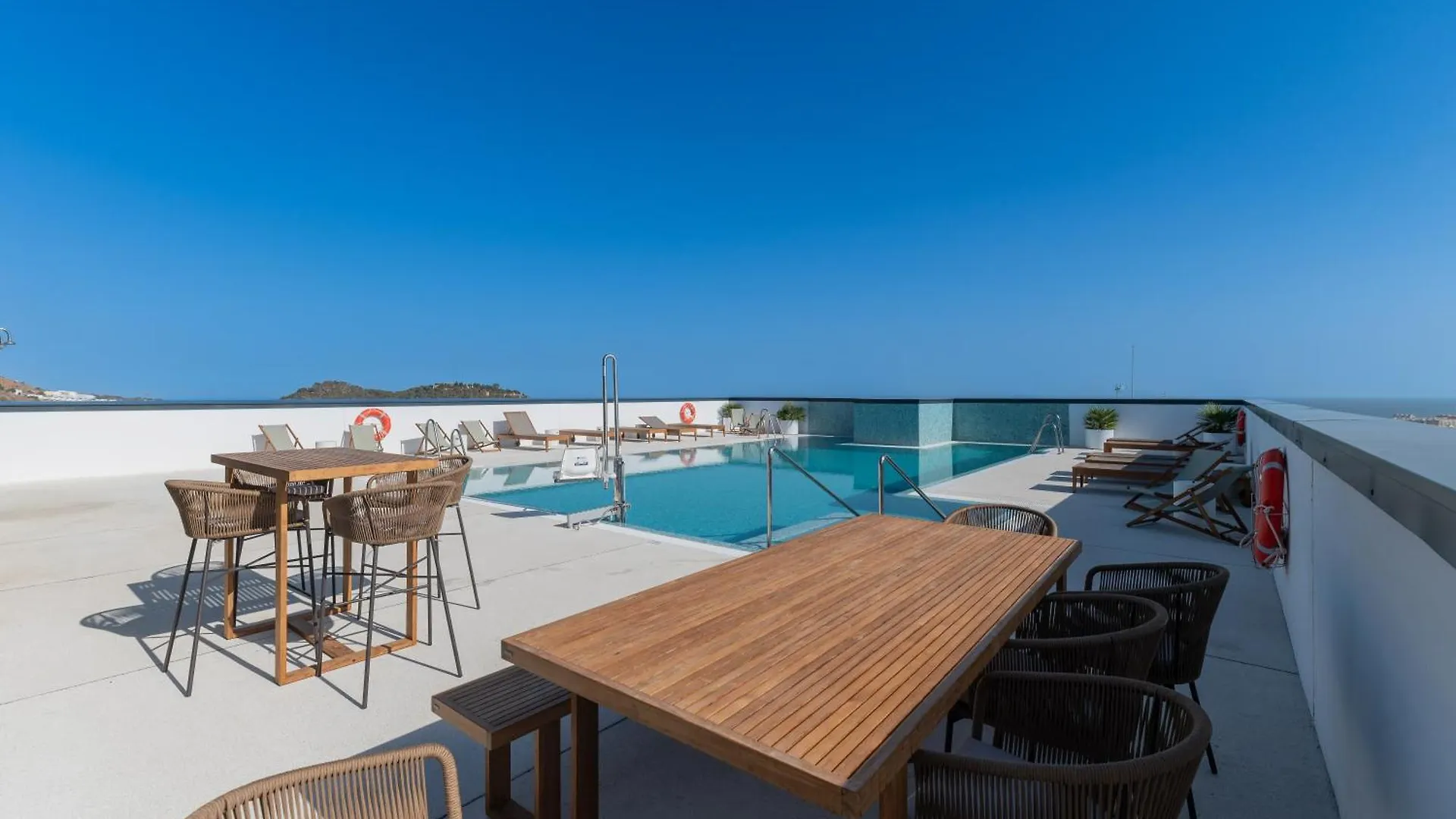 Xpce Sky Towers - Parking Free Apartamento Málaga 0*,  Espanha