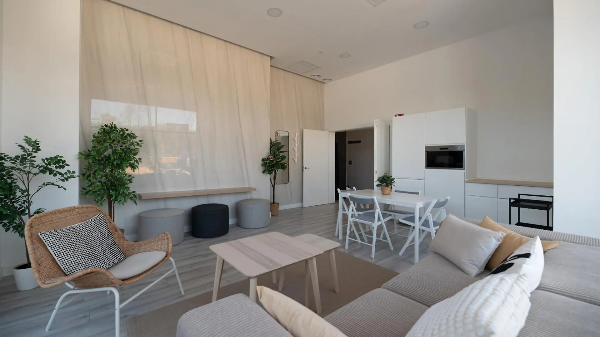 Xpce Sky Towers - Parking Free Apartamento Málaga 0*,  Espanha